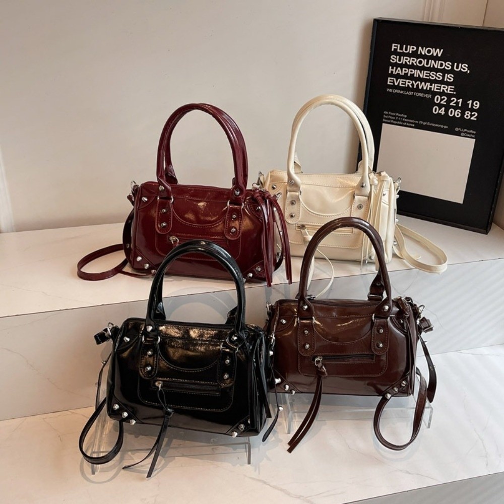 Fashion Rivets Pillow Bag Larg - Top Handle Patent Bag recension och pris
