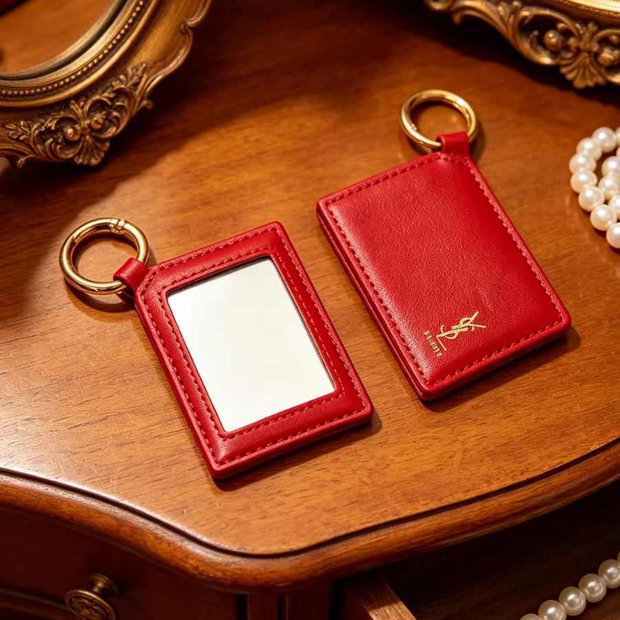 YSL Red Leather Square Mini Po - Luxury Bags Ysl recension och pris