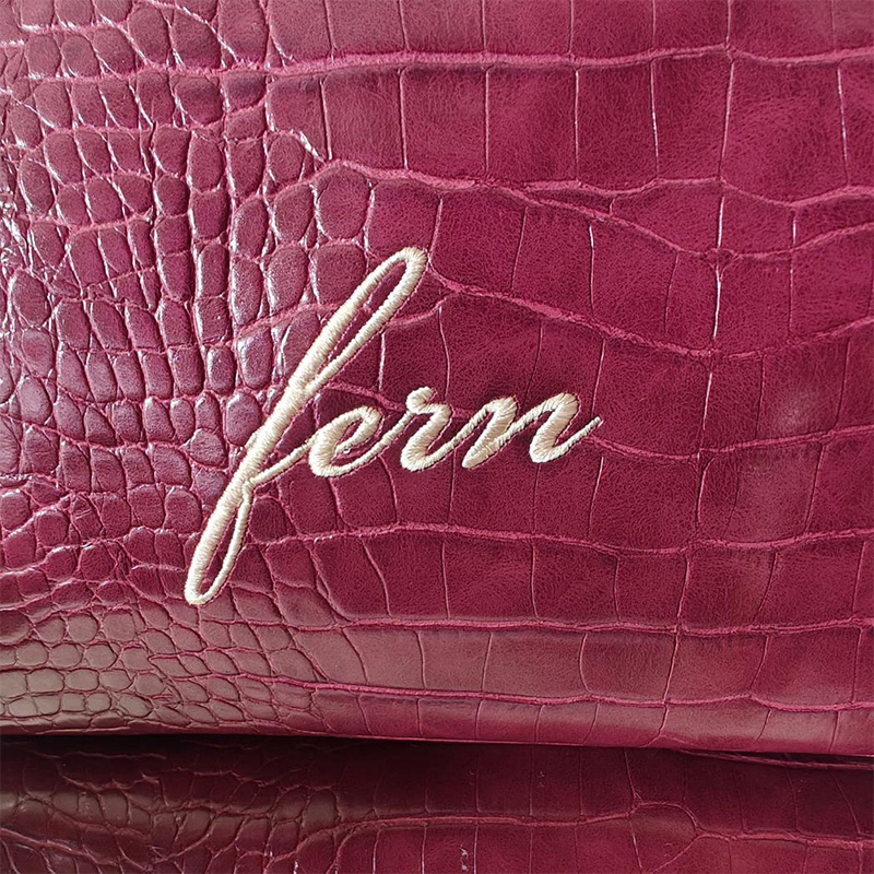 Embroidered Croc Makeup Bag Pe - Luxury Bags Vegan Leather recension och pris