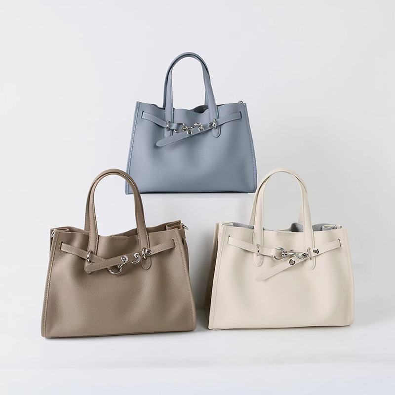 Luxury Brand Silver Buckle Wom - Luxury Bags With Silver Hardware recension och pris
