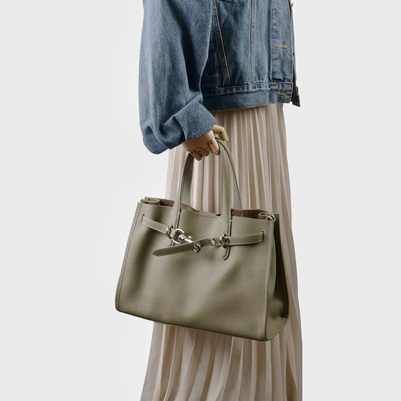 Luxury Brand Silver Buckle Wom - Luxury Bags With Silver Hardware recension och pris